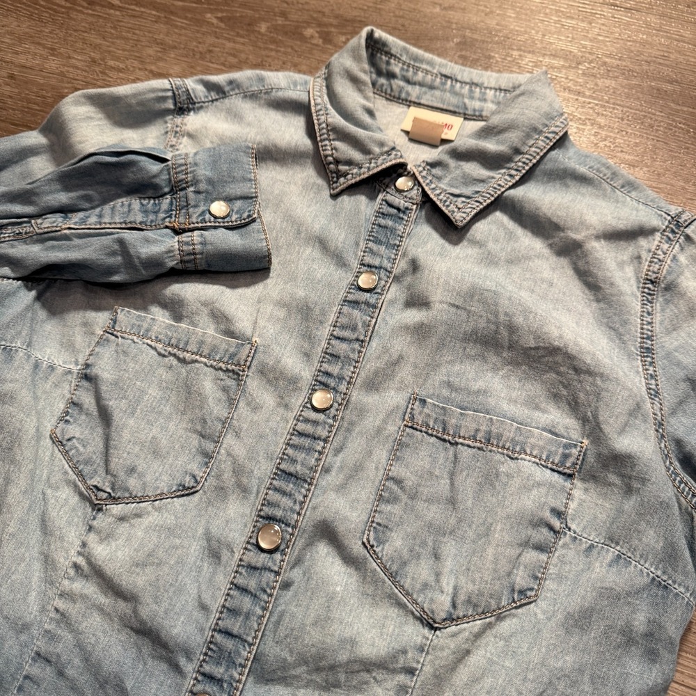 Mossimo Shirt XS Blue Cotton Denim Chambray Pearl Snap Cowboy Western Casual